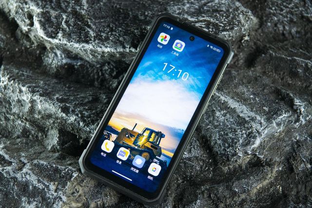 0流明露营灯这款智能三防手机“上大分”瓦力棋牌22000mAh大电池、100(图2)