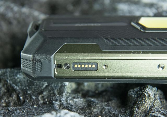 0流明露营灯这款智能三防手机“上大分”瓦力棋牌22000mAh大电池、100(图3)